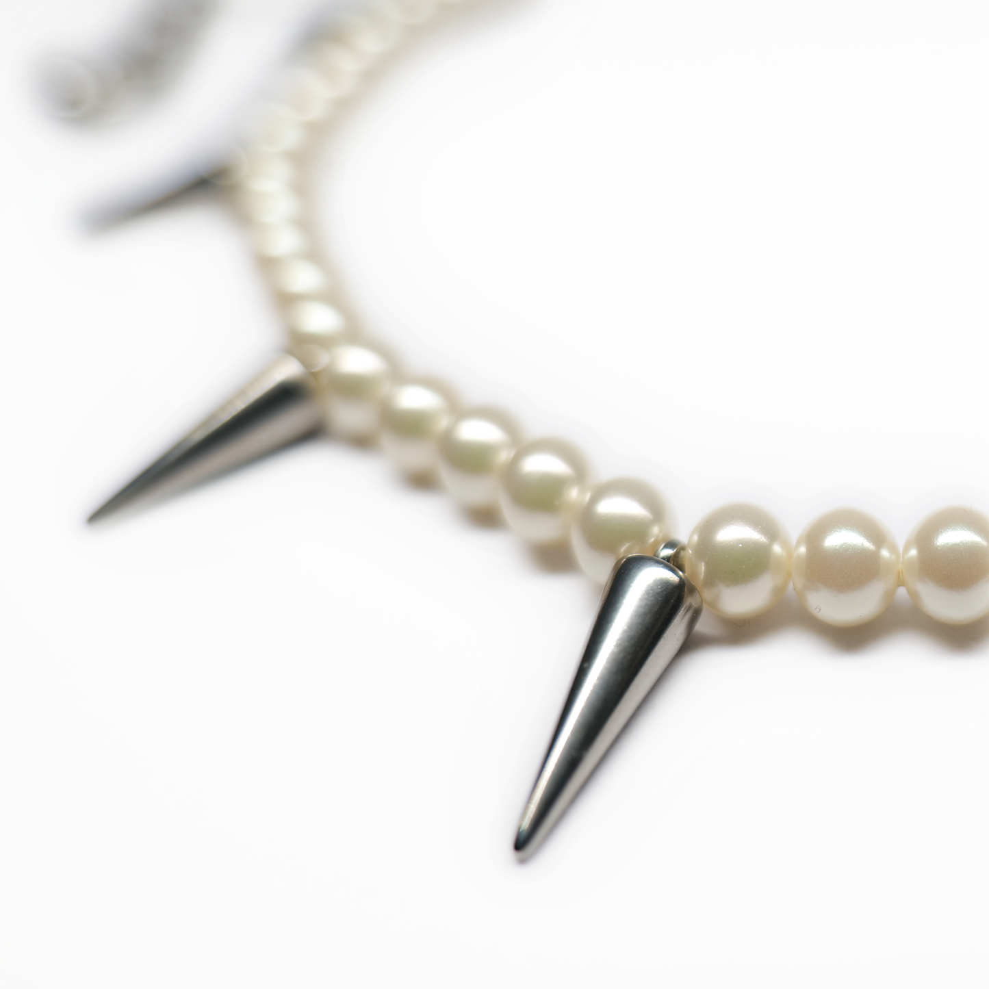 Pearl and Spike Choker